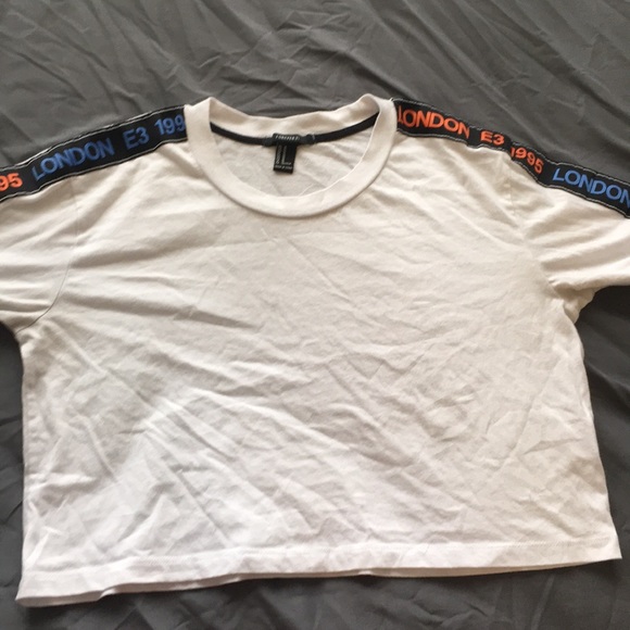 F21 half-shirt (Long sleeve) - Picture 2 of 4